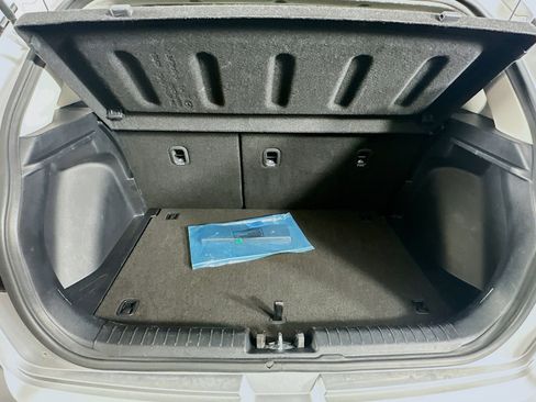 Used 2025 Hyundai Venue SEL FWD image 28
