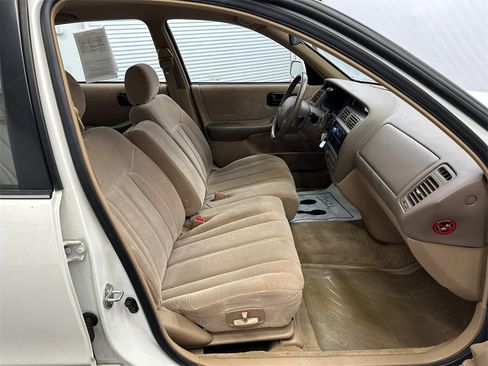 Used 1996 Toyota Avalon XL image 14