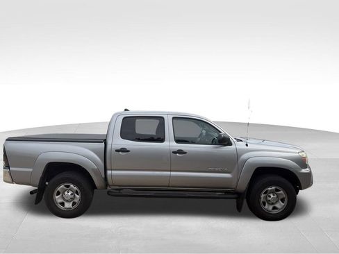 Used 2015 Toyota Tacoma PreRunner w/ SR5 Package RWD image 10