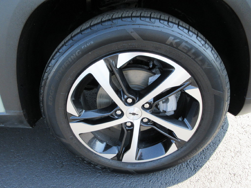 Certified 2024 Chevrolet Trax RS w/ Driver Confidence Package FWD image 9