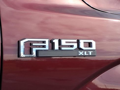 Used 2015 Ford F150 XLT w/ Equipment Group 302A Luxury AWD/4WD image 9