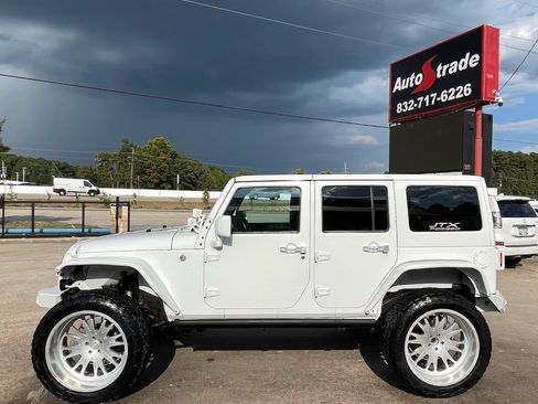 Used 2017 Jeep Wrangler Unlimited Sport w/ Quick Order Package 24S AWD/4WD image 5