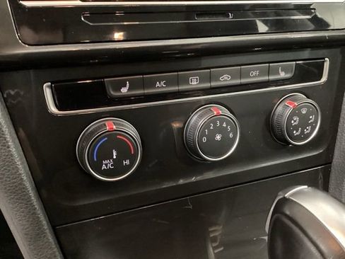 Used 2020 Volkswagen Golf 4-Door image 8