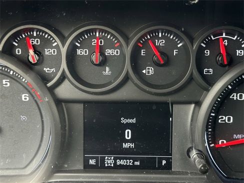 Used 2021 Chevrolet Silverado 2500 Custom w/ Custom Value Package image 10