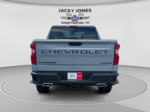 Used 2024 Chevrolet Silverado 1500 Custom Trail Boss w/ LPO, Dark Essentials Package AWD/4WD image 4