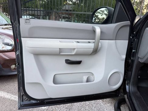 Used 2009 GMC Sierra 1500 W/T w/ SL Package RWD image 13
