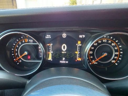 Used 2020 Jeep Wrangler Unlimited Sahara AWD/4WD image 18
