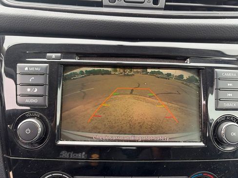 Used 2018 Nissan Rogue S AWD/4WD image 10