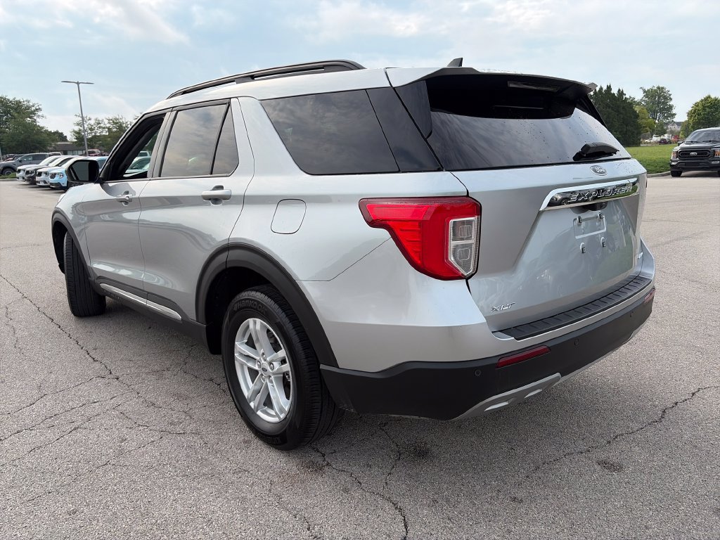 Used 2024 Ford Explorer XLT w/ Equipment Group 202A AWD/4WD image 5