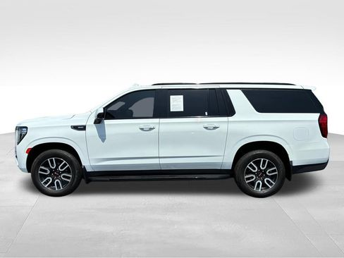 Used 2023 GMC Yukon XL AT4 w/ Technology Package AWD/4WD image 2