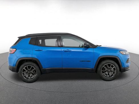 Used 2025 Jeep Compass Trailhawk AWD/4WD image 10