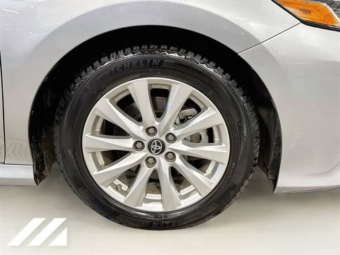Used 2019 Toyota Camry LE FWD image 30