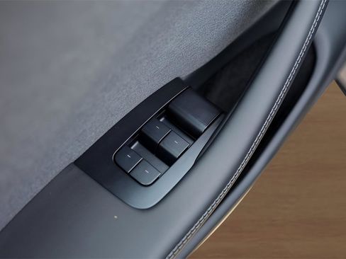 Used 2025 Tesla Model 3 Long Range image 21