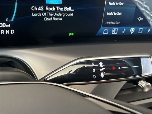 New 2026 Cadillac Vistiq Luxury image 16