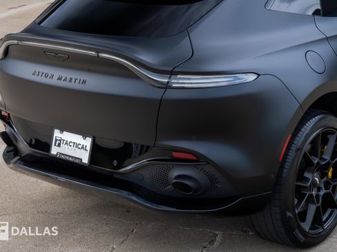 Used 2022 Aston Martin DBX image 16