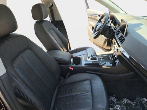 Used 2019 Audi Q5 2.0T Premium Plus w/ Premium Plus Package AWD/4WD image 12