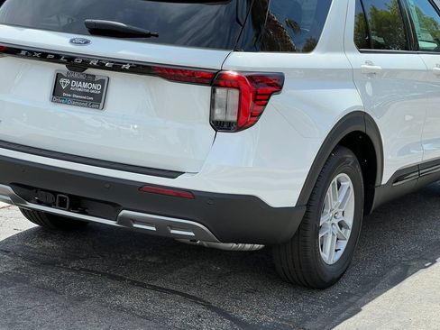 New 2026 Ford Explorer Active w/ Active Comfort Package RWD image 8