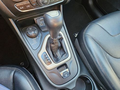 Used 2015 Jeep Cherokee Limited w/ Luxury Group image 29