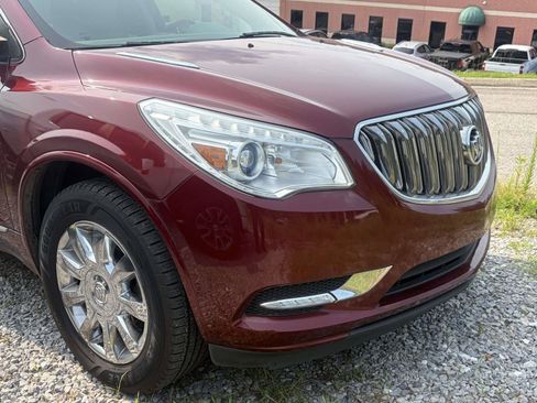 Used 2017 Buick Enclave Leather FWD image 4