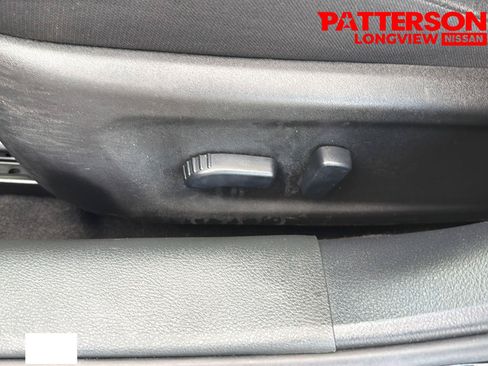 Used 2025 Nissan Altima 2.5 SV FWD image 17