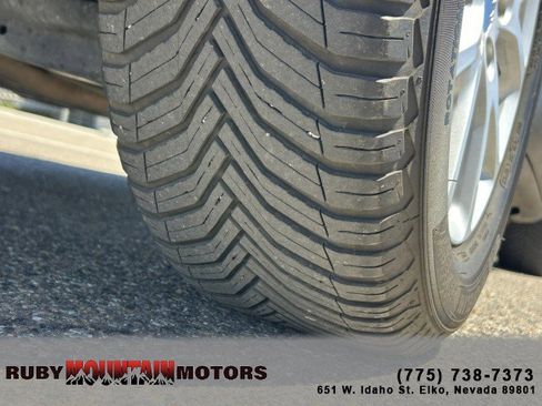 Used 2017 Jeep Cherokee Latitude w/ Safety/Convenience Group FWD image 23