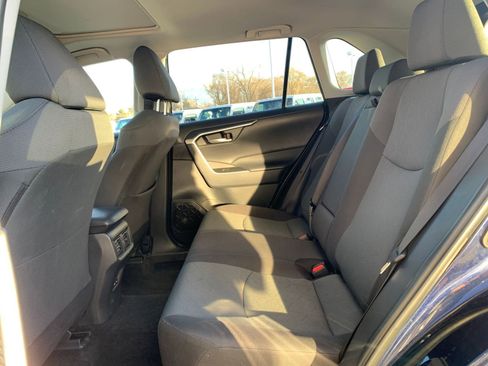 Used 2025 Toyota RAV4 XLE w/ Convenience Package image 27