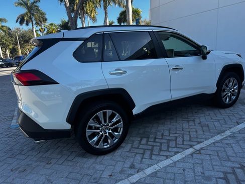 Used 2022 Toyota RAV4 Limited image 6