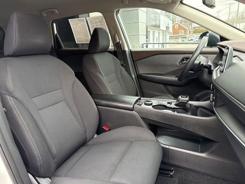 Used 2023 Nissan Rogue S image 25