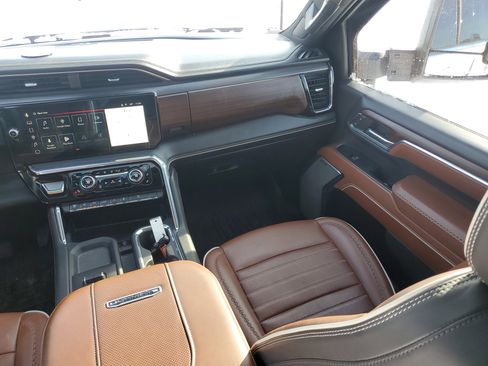 Used 2024 GMC Sierra 2500 Denali Ultimate image 14