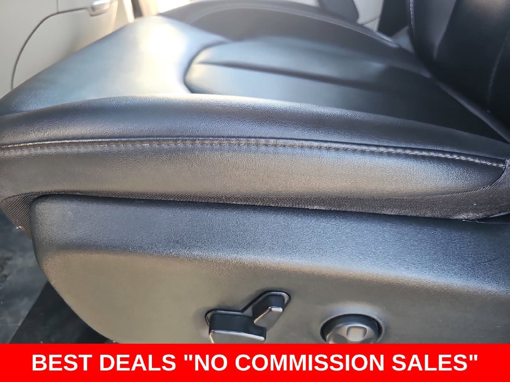 Used 2024 Chrysler Pacifica Touring-L FWD image 30