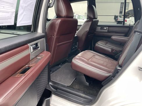 Used 2017 Ford Expedition Platinum image 30