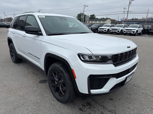 New 2026 Jeep Grand Cherokee Altitude AWD/4WD image 7