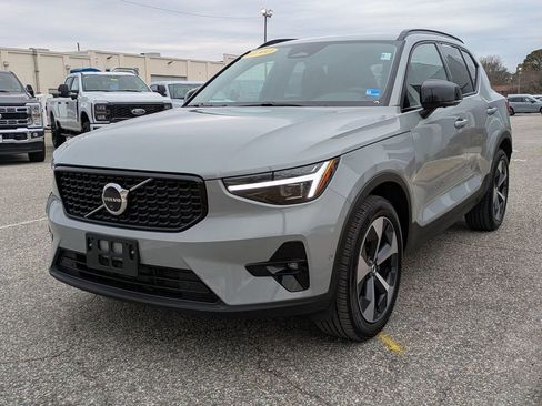 New 2026 Volvo XC40 B5 Plus w/ Protection Package Premier image 8