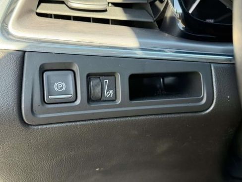 Used 2019 Cadillac XT5 Premium Luxury AWD/4WD image 25