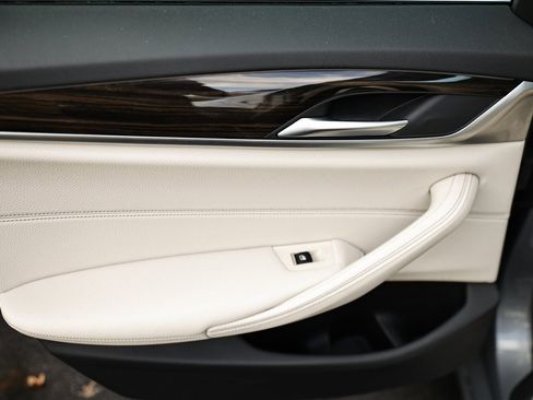 Used 2023 BMW 530i xDrive w/ Convenience Package image 23