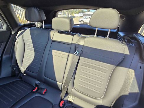 Used 2024 Mercedes-Benz GLC 300 4MATIC image 18