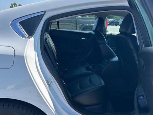 Used 2016 Chevrolet Volt Premier w/ Driver Confidence Package FWD image 30