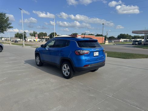 Certified 2021 Jeep Compass Latitude w/ Convenience Group image 6