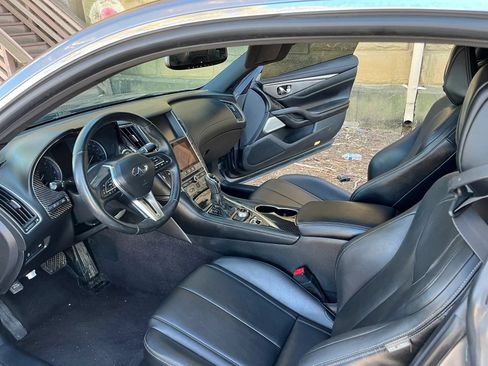 Used 2018 INFINITI Q60 3.0t Luxe RWD image 13