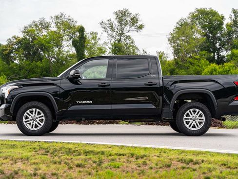 Used 2025 Toyota Tundra SR5 w/ SR5 Convenience Package AWD/4WD image 4