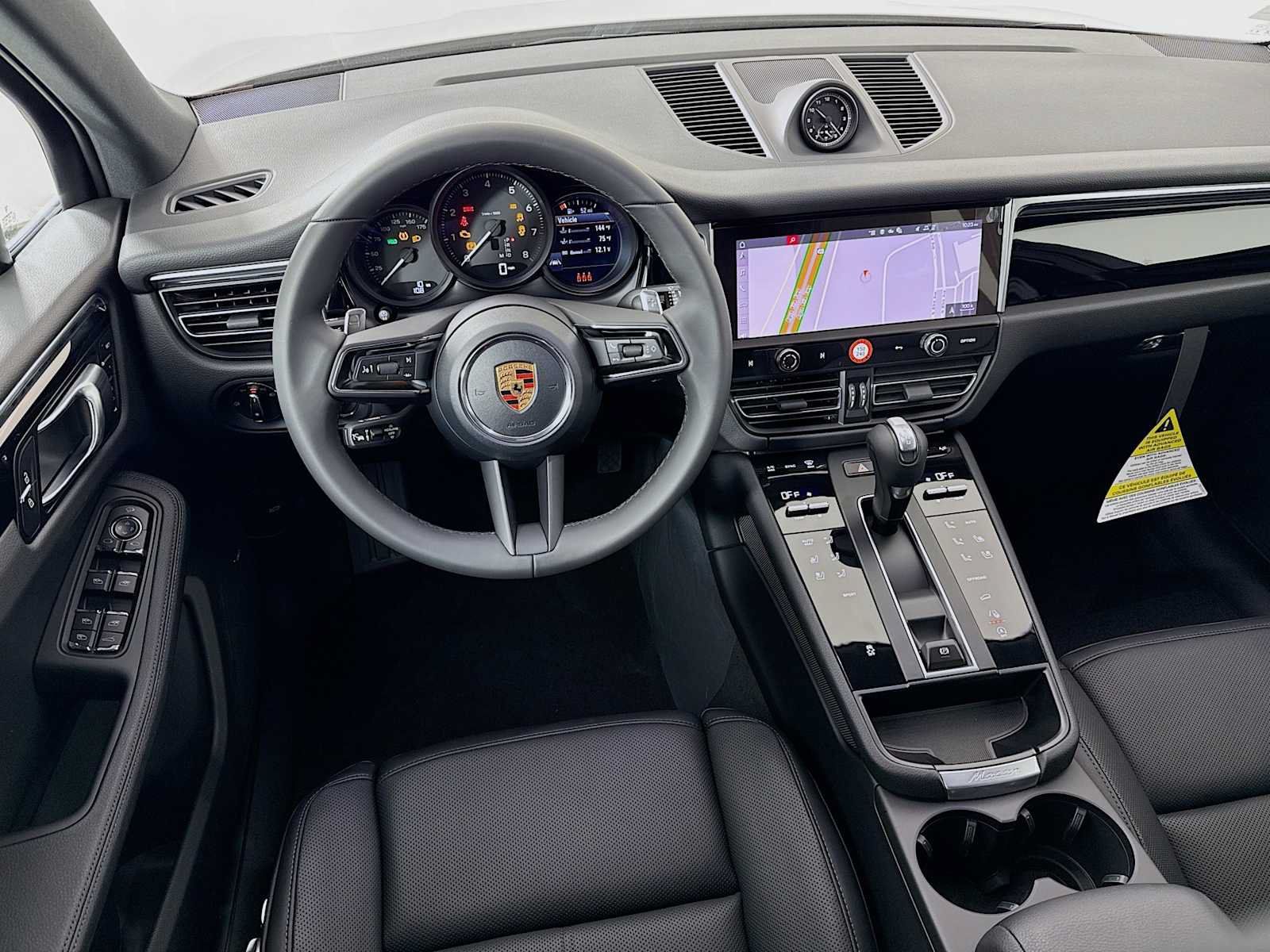 Used 2026 Porsche Macan AWD/4WD image 25