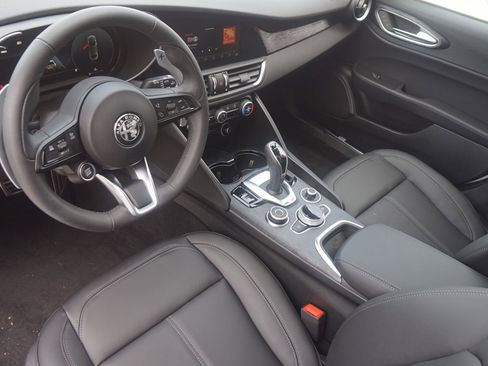 New 2024 Alfa Romeo Giulia Sprint image 13