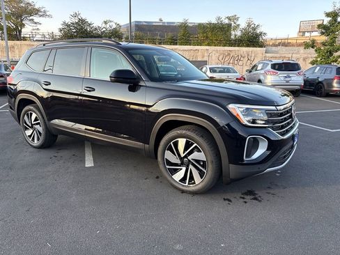 New 2026 Volkswagen Atlas SE image 7