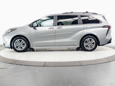 Certified 2025 Toyota Sienna XLE w/ XLE Plus Package AWD/4WD image 9