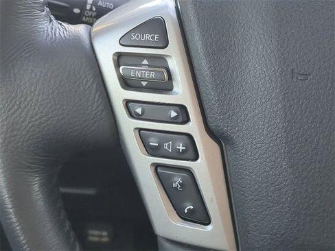 Used 2024 Nissan Titan SV w/ SV Convenience Package image 25