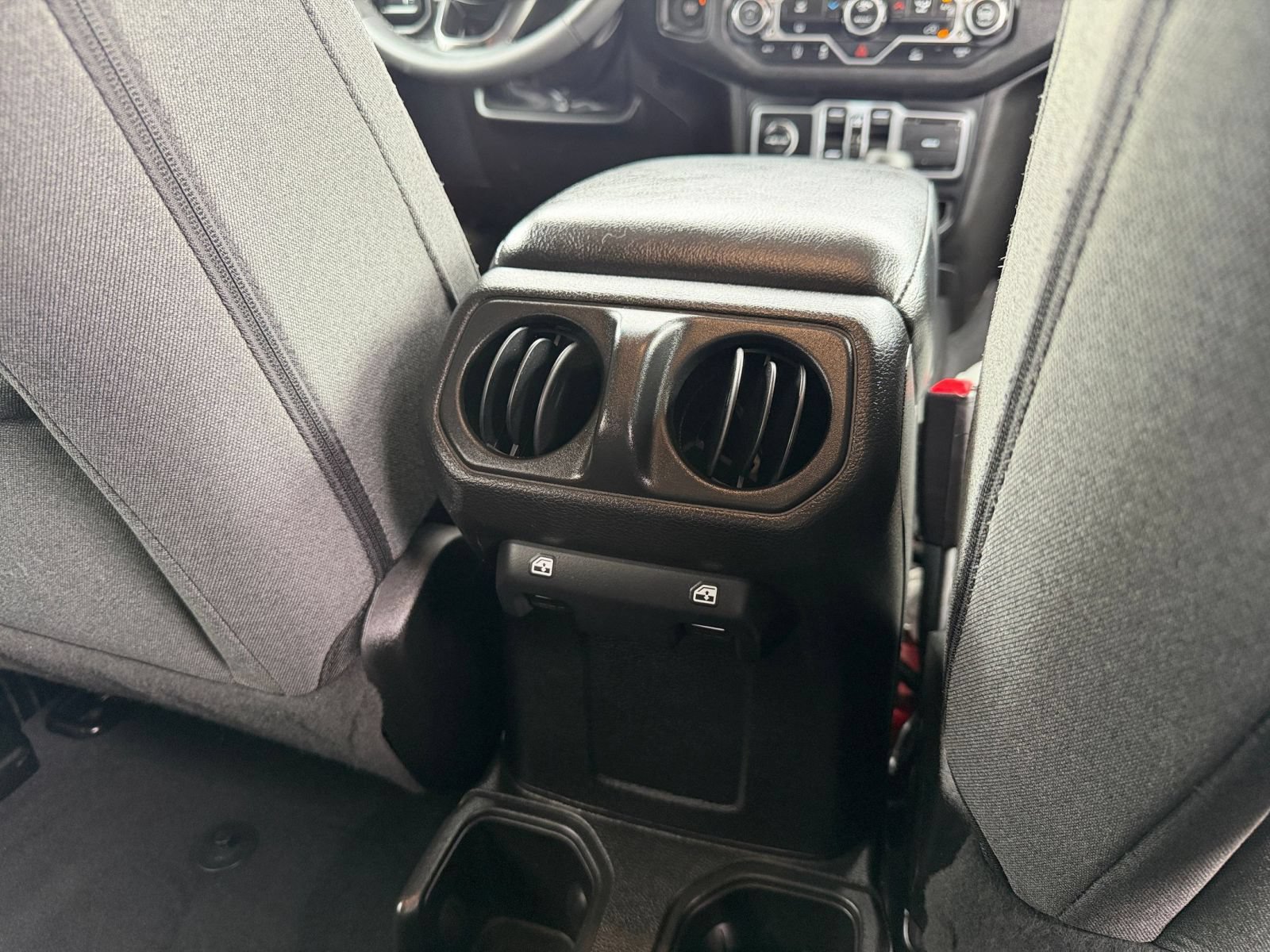 Used 2025 Jeep Wrangler Unlimited Sport AWD/4WD image 21