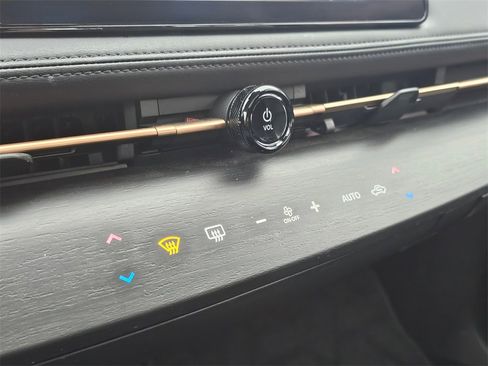 Used 2023 Nissan Ariya AWD image 25