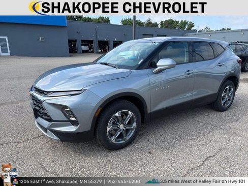Used 2025 Chevrolet Blazer LT AWD/4WD image 1