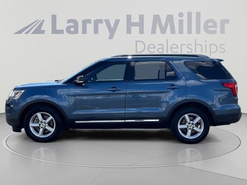 Used 2019 Ford Explorer XLT w/ Equipment Group 201A FWD image 3