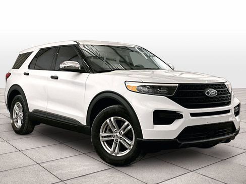 Used 2022 Ford Explorer 4WD image 2